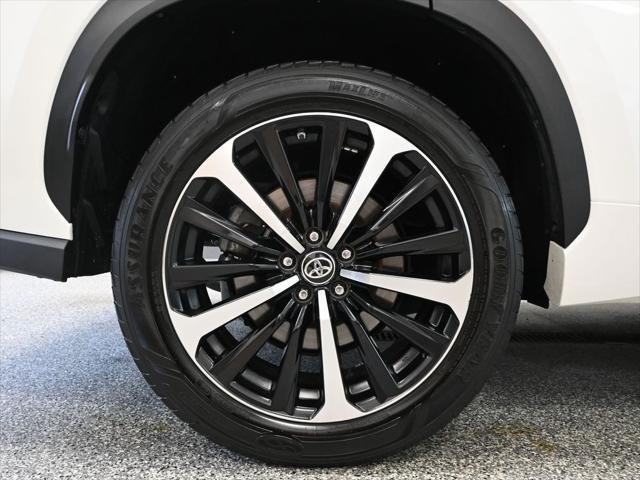 used 2021 Toyota Highlander car, priced at $34,993