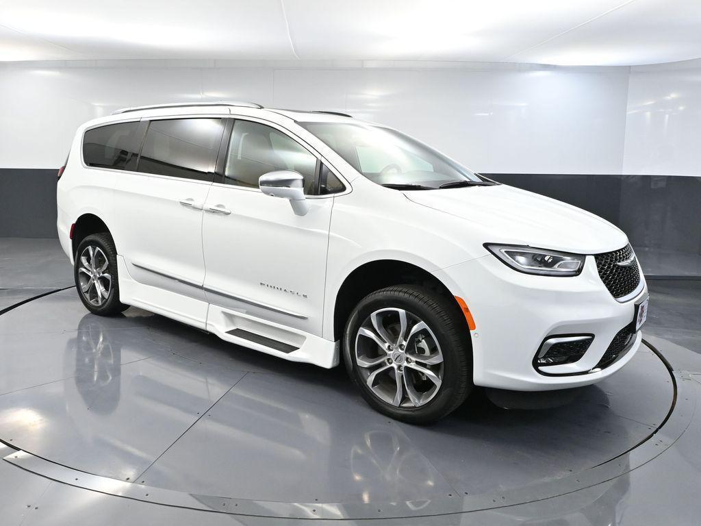 used 2022 Chrysler Pacifica car, priced at $57,500