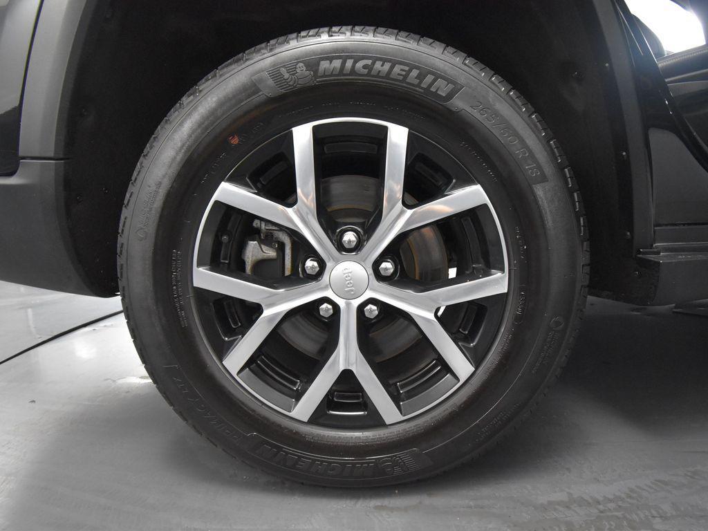 used 2023 Jeep Grand Cherokee L car, priced at $27,500