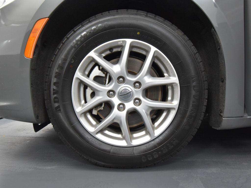 used 2023 Chrysler Pacifica car, priced at $23,987