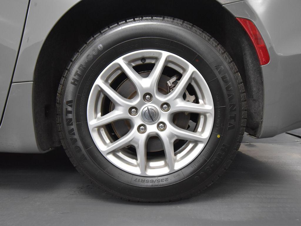 used 2023 Chrysler Pacifica car, priced at $23,987