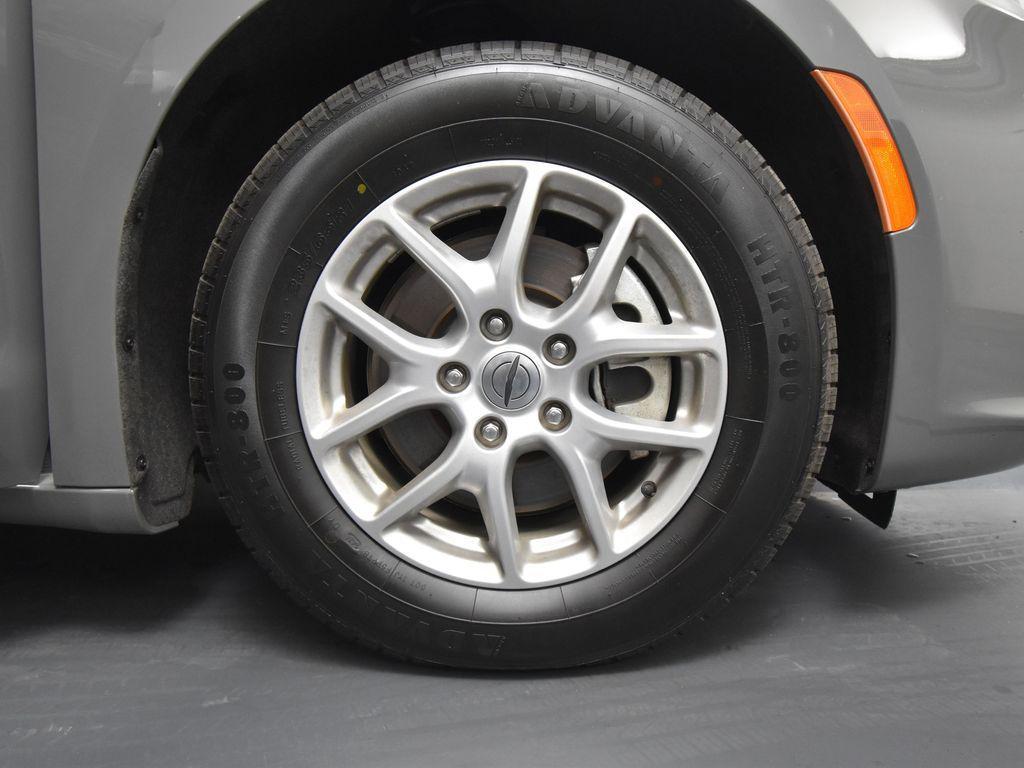 used 2023 Chrysler Pacifica car, priced at $23,987