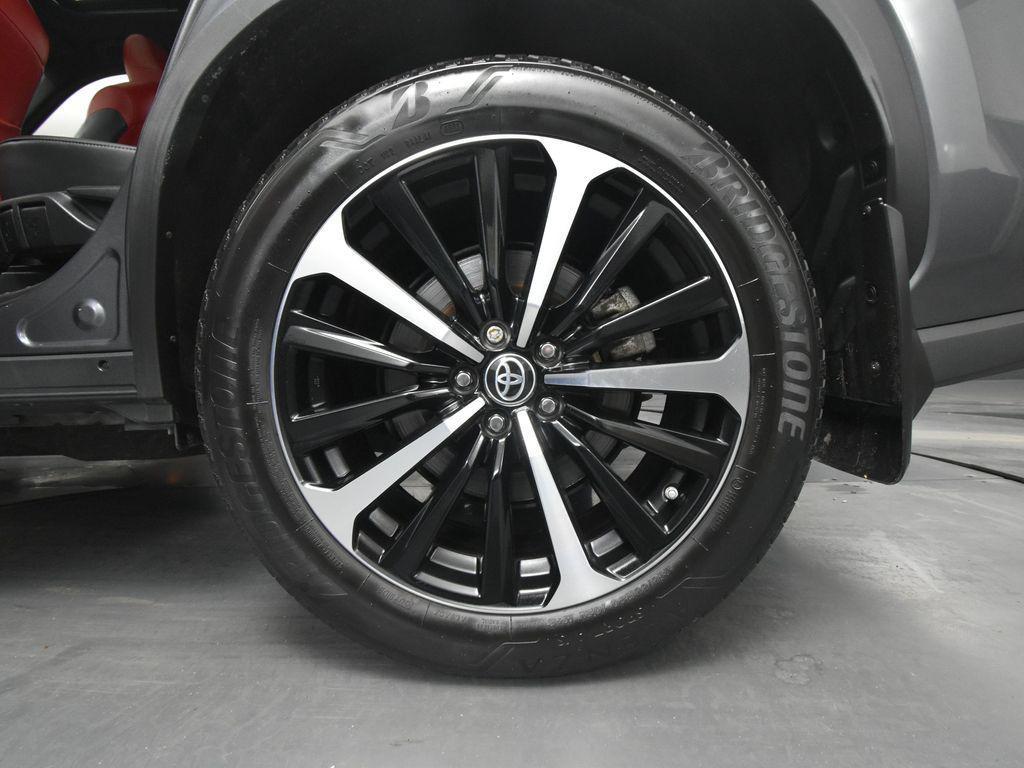 used 2022 Toyota Highlander car, priced at $41,993