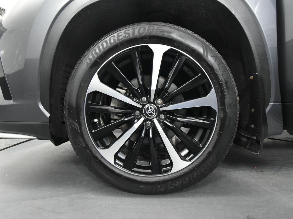 used 2022 Toyota Highlander car, priced at $41,993