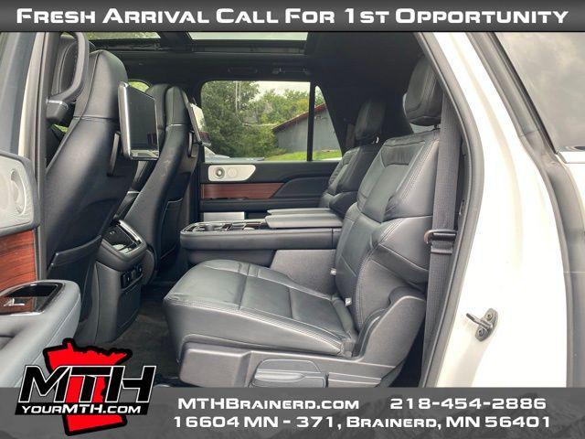 used 2022 Lincoln Navigator car, priced at $59,993