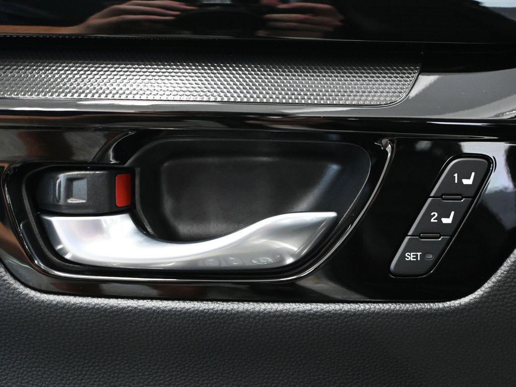 used 2025 Honda CR-V car, priced at $34,993