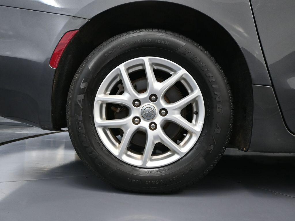 used 2020 Chrysler Pacifica car, priced at $16,675