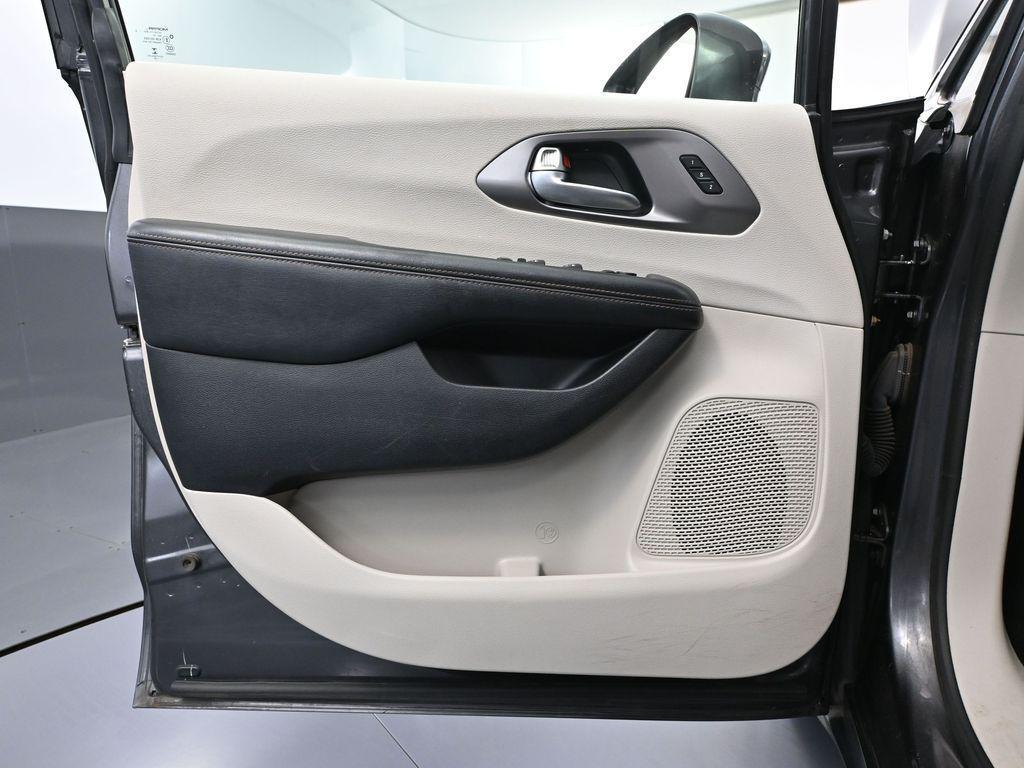 used 2020 Chrysler Pacifica car, priced at $16,675