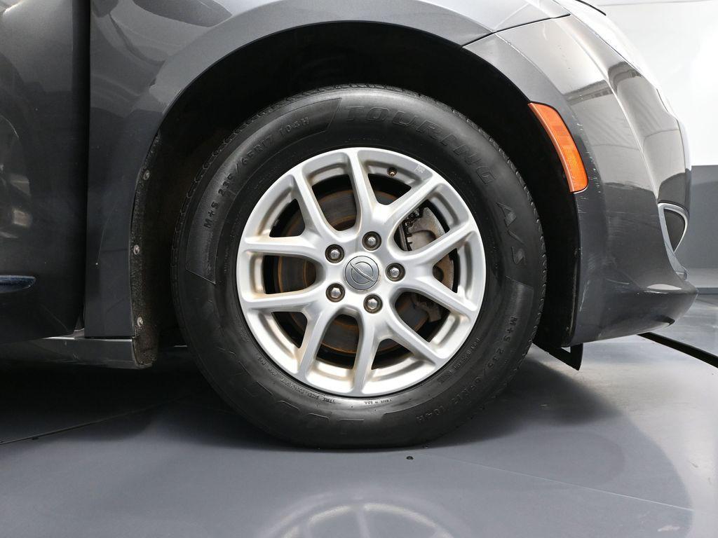 used 2020 Chrysler Pacifica car, priced at $16,675