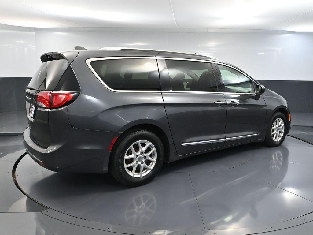 used 2020 Chrysler Pacifica car, priced at $16,675