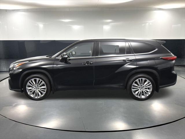 used 2022 Toyota Highlander car, priced at $43,500