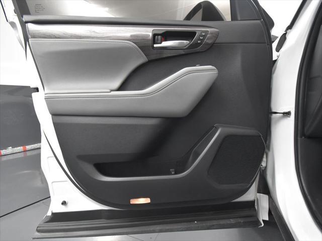 used 2023 Toyota Highlander Hybrid car, priced at $50,993