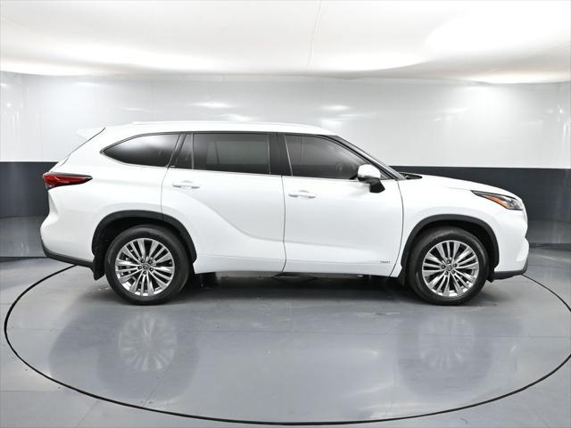 used 2023 Toyota Highlander Hybrid car, priced at $50,993