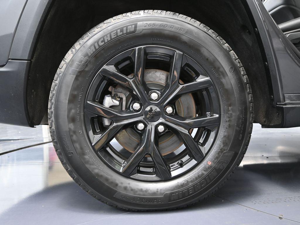 used 2024 Jeep Grand Cherokee L car, priced at $30,799