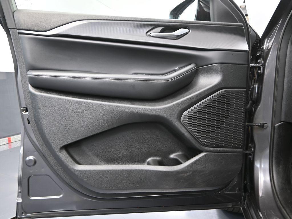used 2024 Jeep Grand Cherokee L car, priced at $30,799