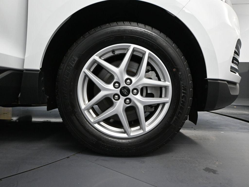 used 2024 Ford Edge car, priced at $22,293