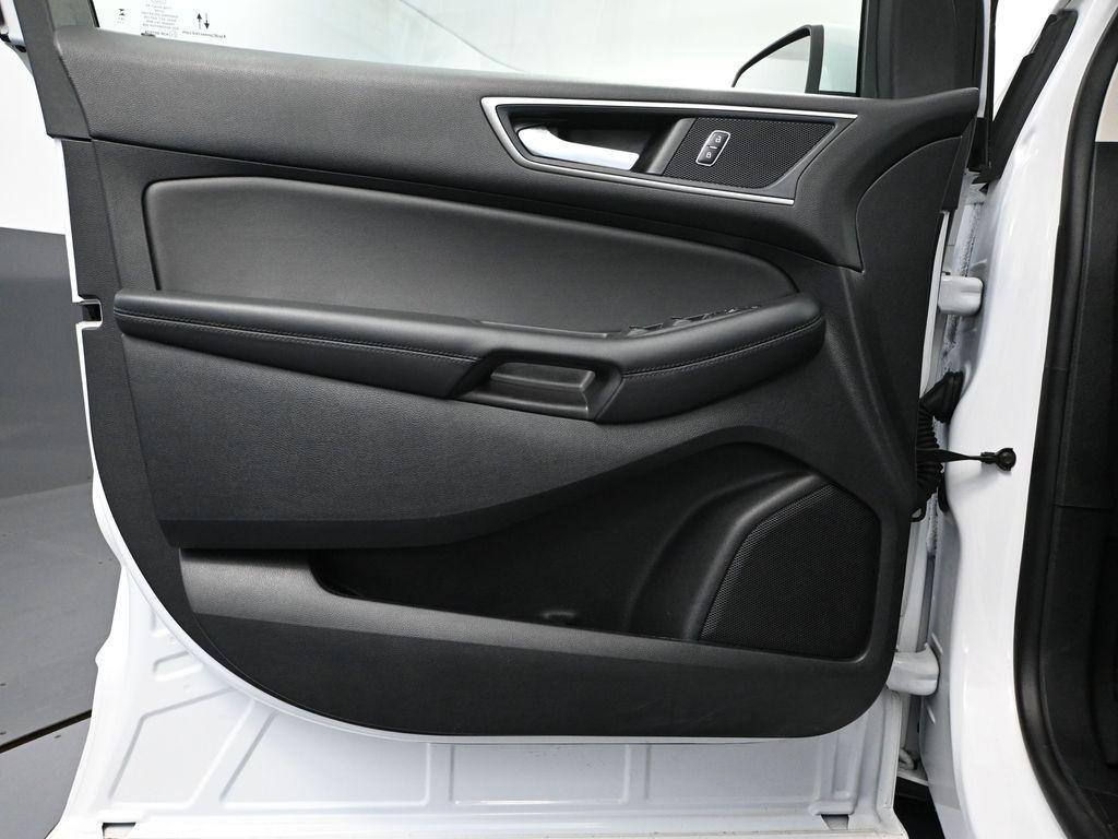 used 2024 Ford Edge car, priced at $22,293