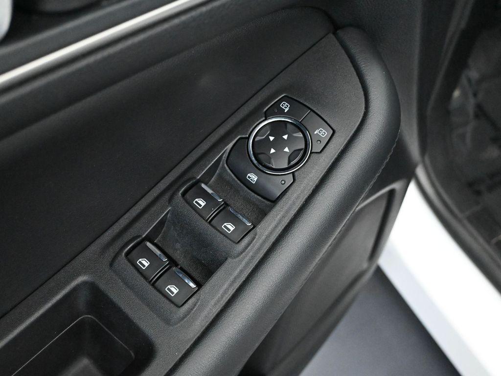 used 2024 Ford Edge car, priced at $22,293