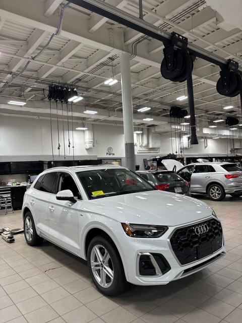 new 2024 Audi Q5 car, priced at $65,100