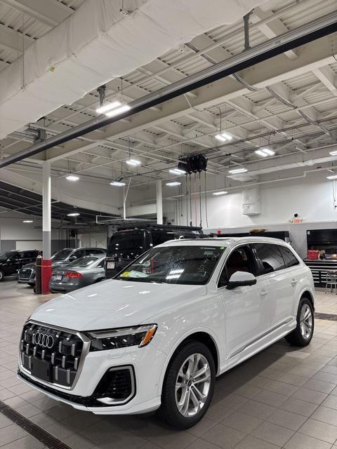 new 2025 Audi Q7 car, priced at $73,335