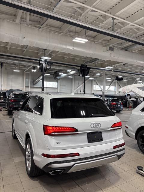 new 2025 Audi Q7 car, priced at $65,345