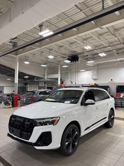 new 2025 Audi Q7 car, priced at $77,880