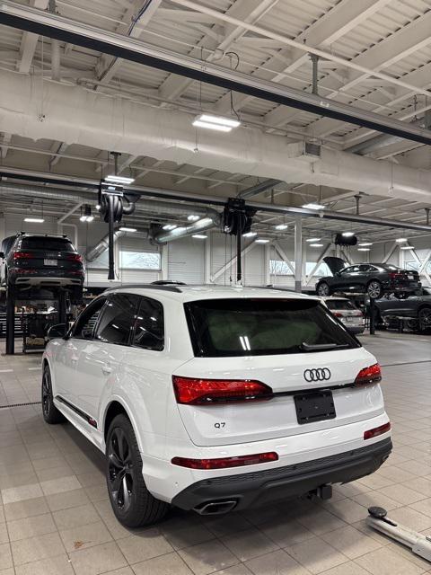 new 2025 Audi Q7 car, priced at $77,880