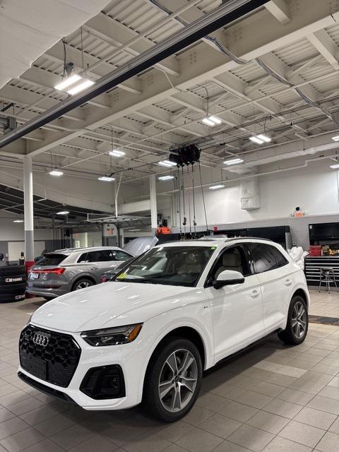 new 2025 Audi Q5 car, priced at $53,185