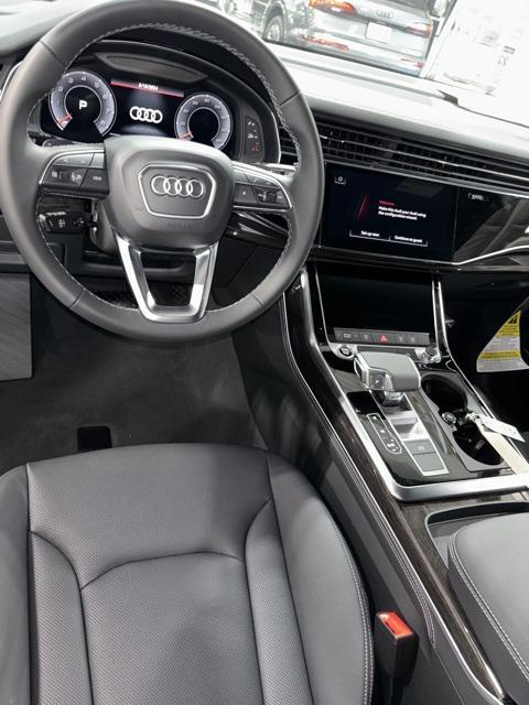 new 2025 Audi Q7 car, priced at $70,735