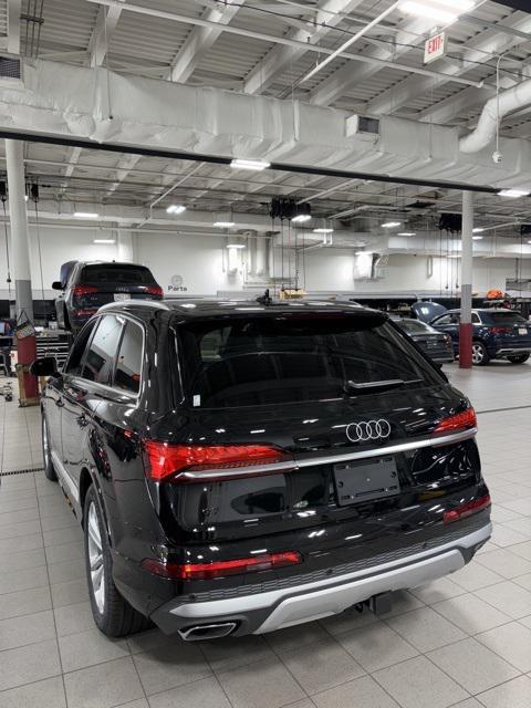 new 2025 Audi Q7 car, priced at $82,180