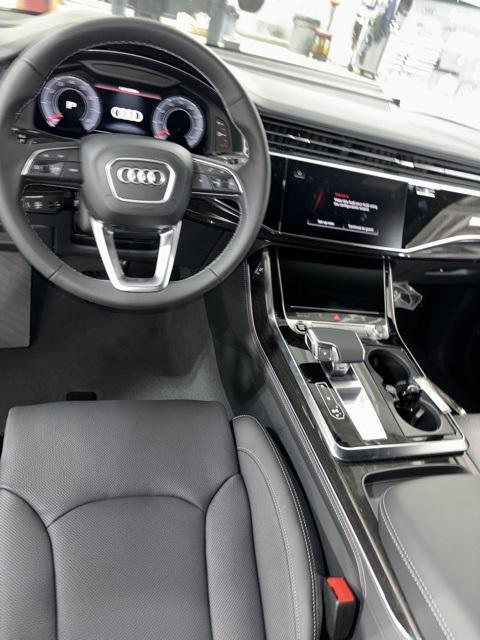 new 2025 Audi Q7 car, priced at $82,180