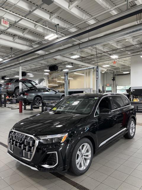 new 2025 Audi Q7 car, priced at $82,180