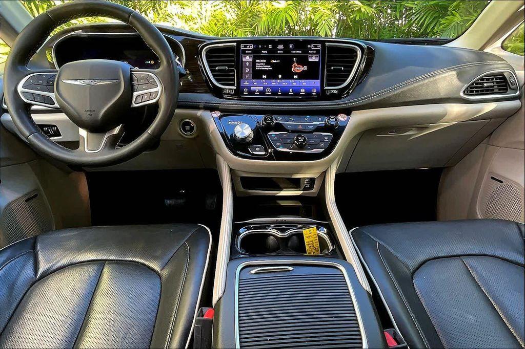 used 2022 Chrysler Pacifica Hybrid car, priced at $30,391