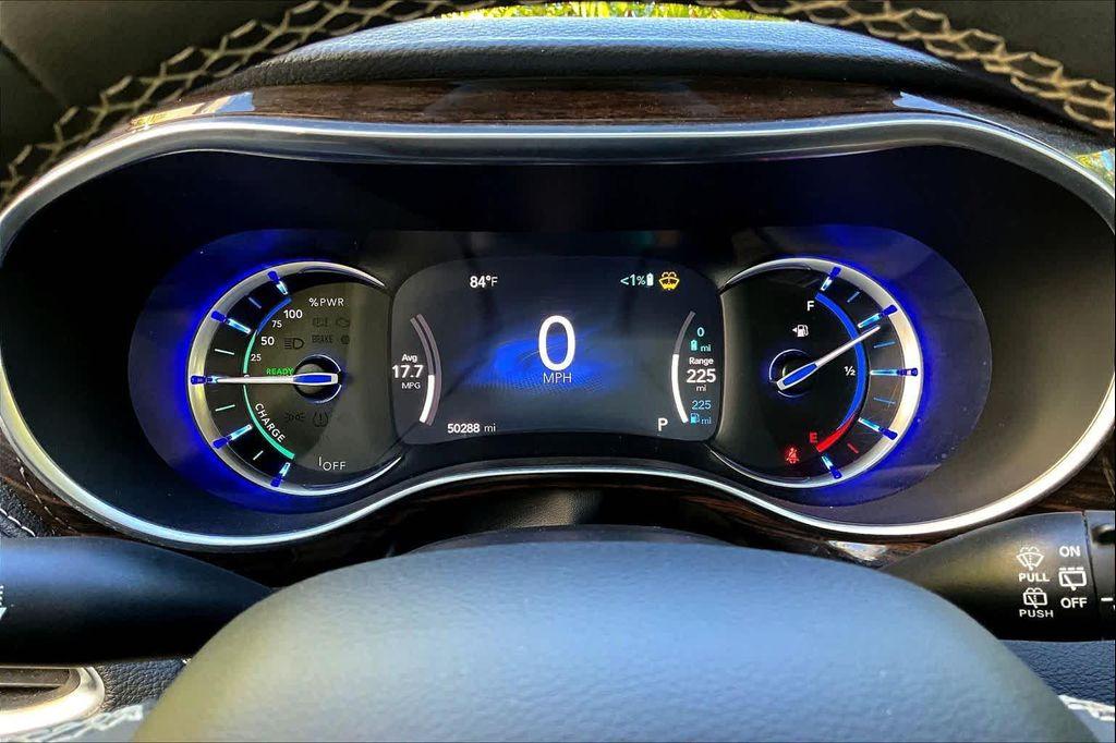used 2022 Chrysler Pacifica Hybrid car, priced at $30,391