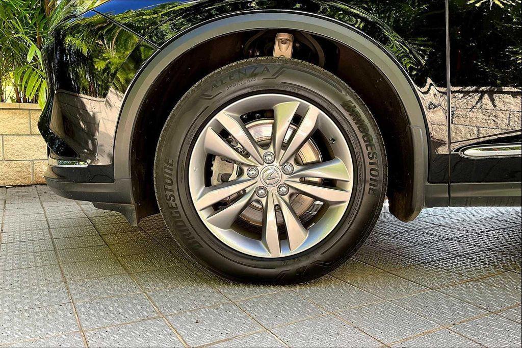 used 2024 Acura MDX car, priced at $40,883