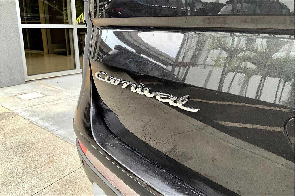 used 2022 Kia Carnival car, priced at $17,881