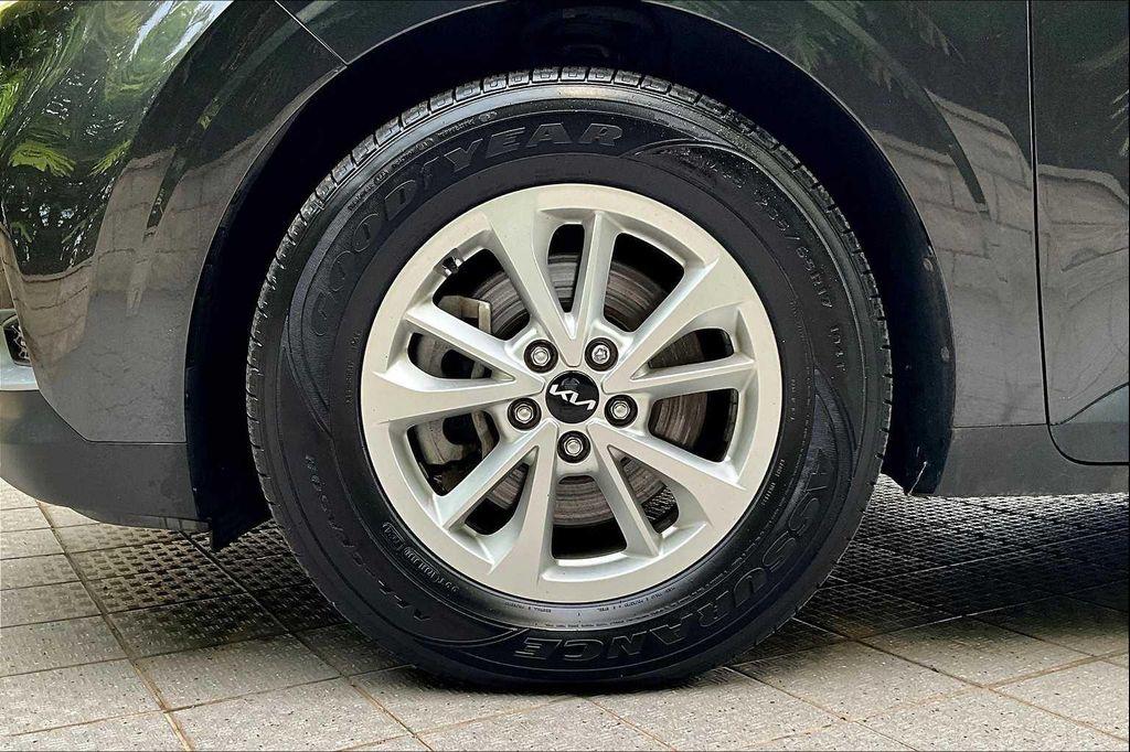 used 2022 Kia Carnival car, priced at $17,881