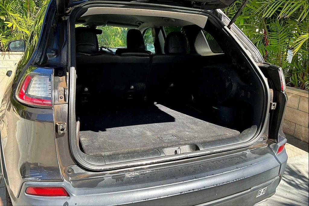 used 2019 Jeep Cherokee car, priced at $13,225