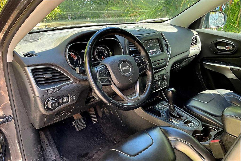 used 2019 Jeep Cherokee car, priced at $13,225