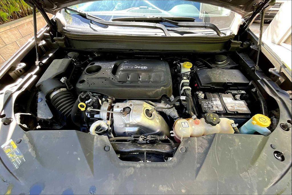 used 2019 Jeep Cherokee car, priced at $13,225