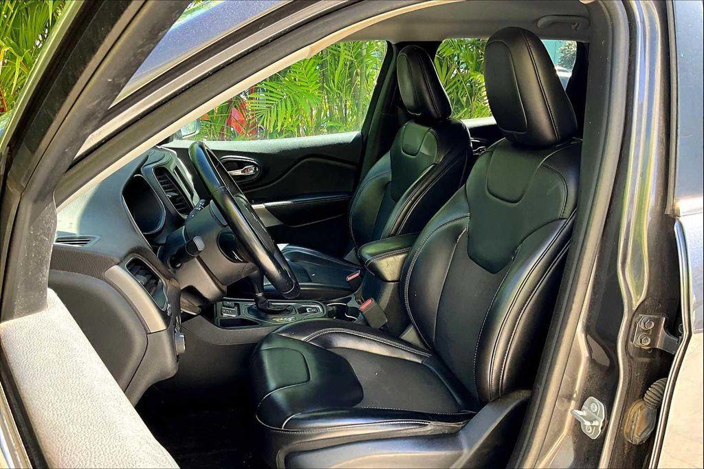 used 2019 Jeep Cherokee car, priced at $13,225