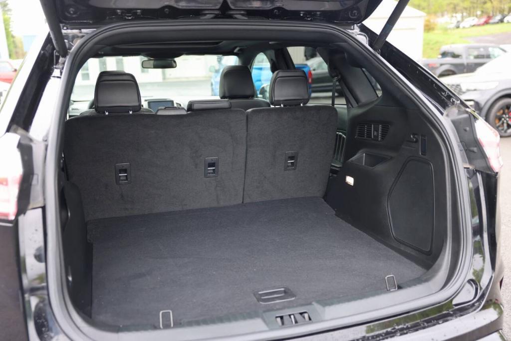 used 2024 Ford Edge car, priced at $37,054