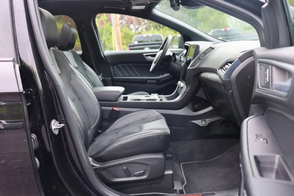 used 2024 Ford Edge car, priced at $37,054