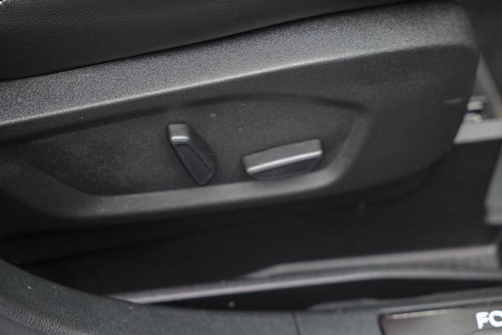 used 2024 Ford Edge car, priced at $37,054