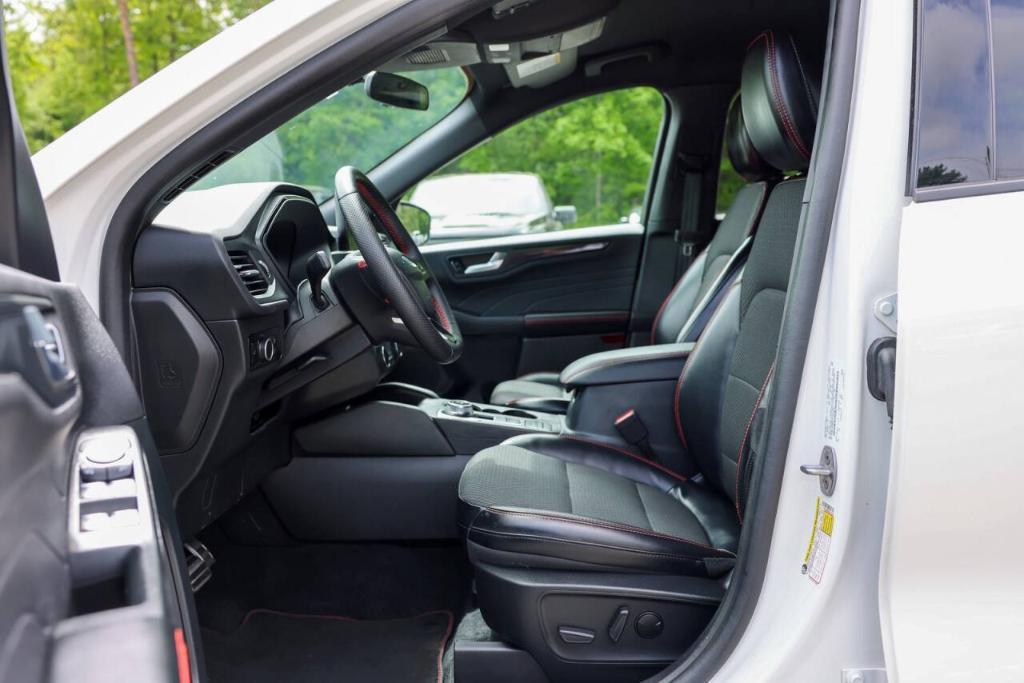 used 2023 Ford Escape car, priced at $25,159