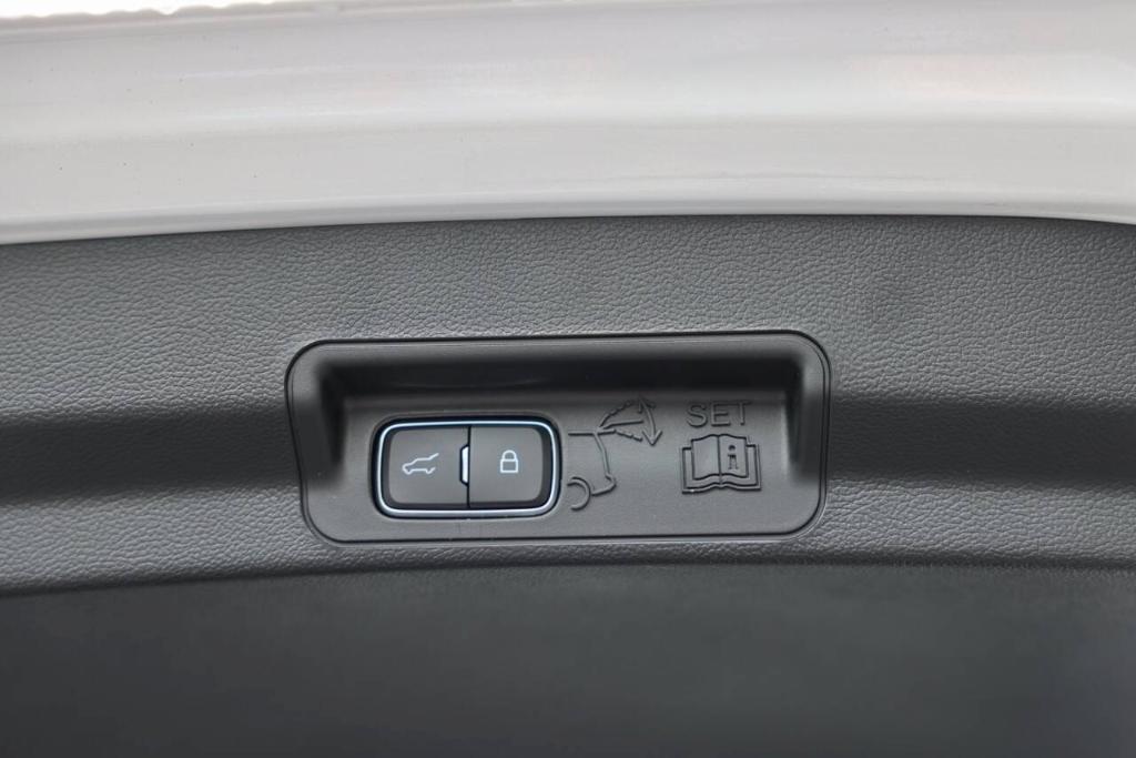 used 2021 Ford Explorer car, priced at $27,144