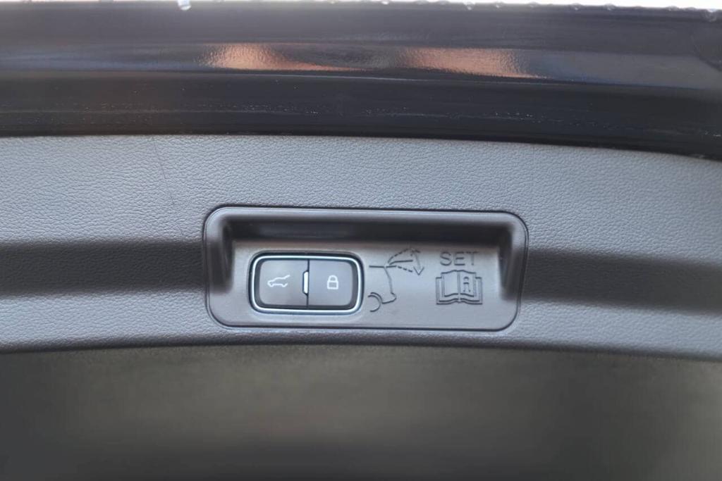 used 2022 Ford Explorer car, priced at $35,387