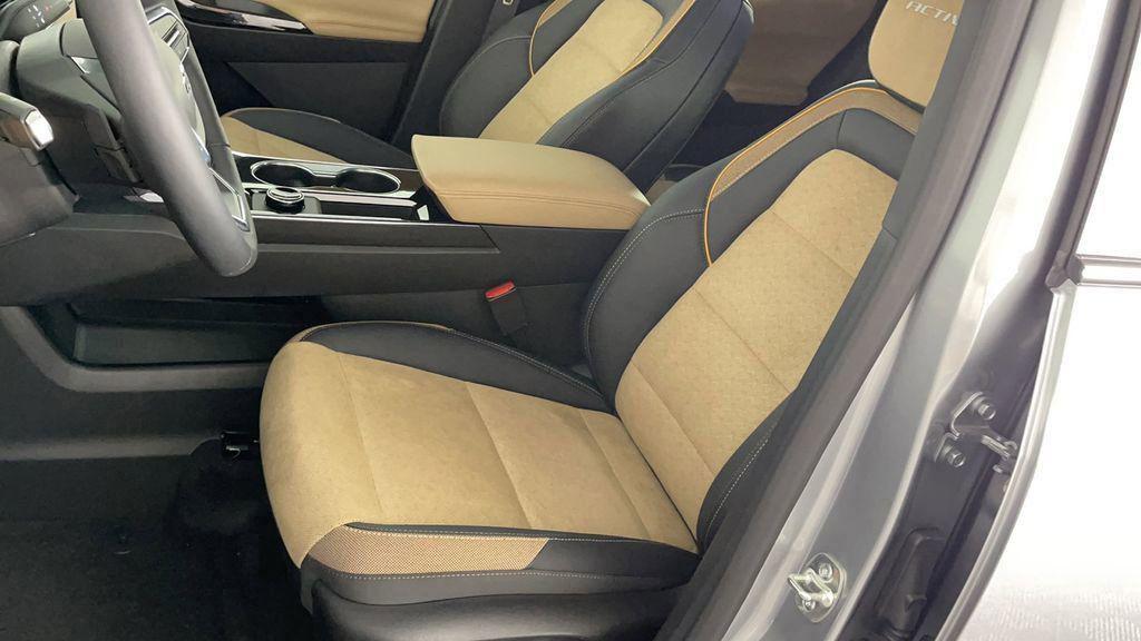 new 2025 Chevrolet Equinox car, priced at $32,491