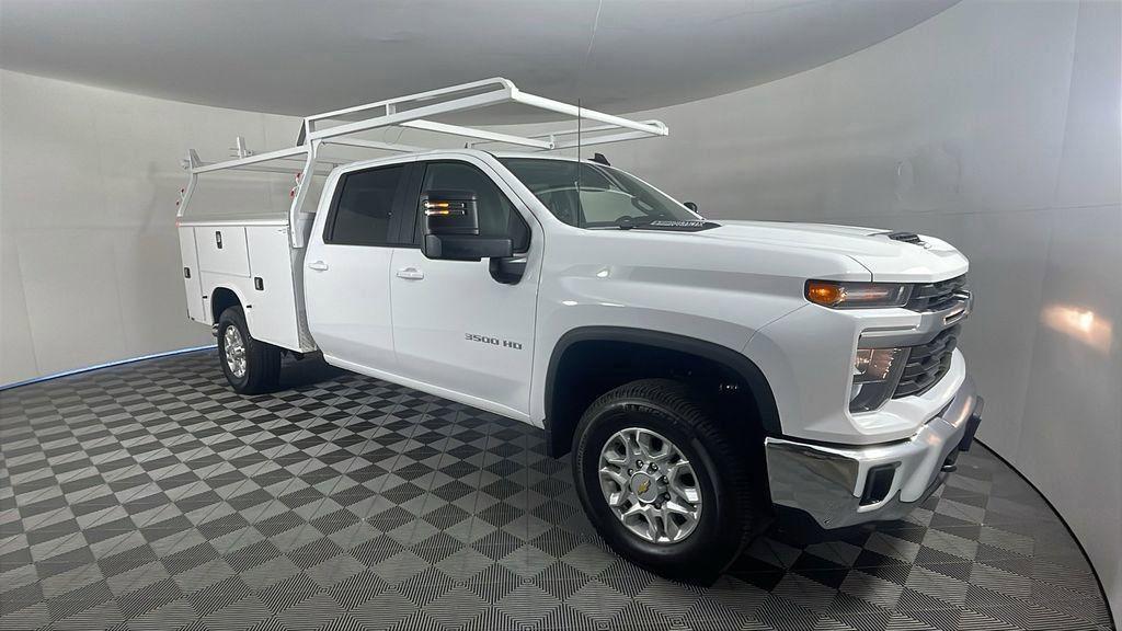new 2025 Chevrolet Silverado 3500 car, priced at $90,995