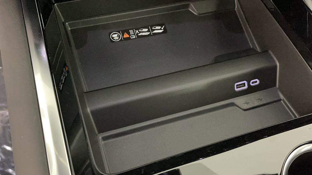 new 2025 Chevrolet Suburban car, priced at $89,717